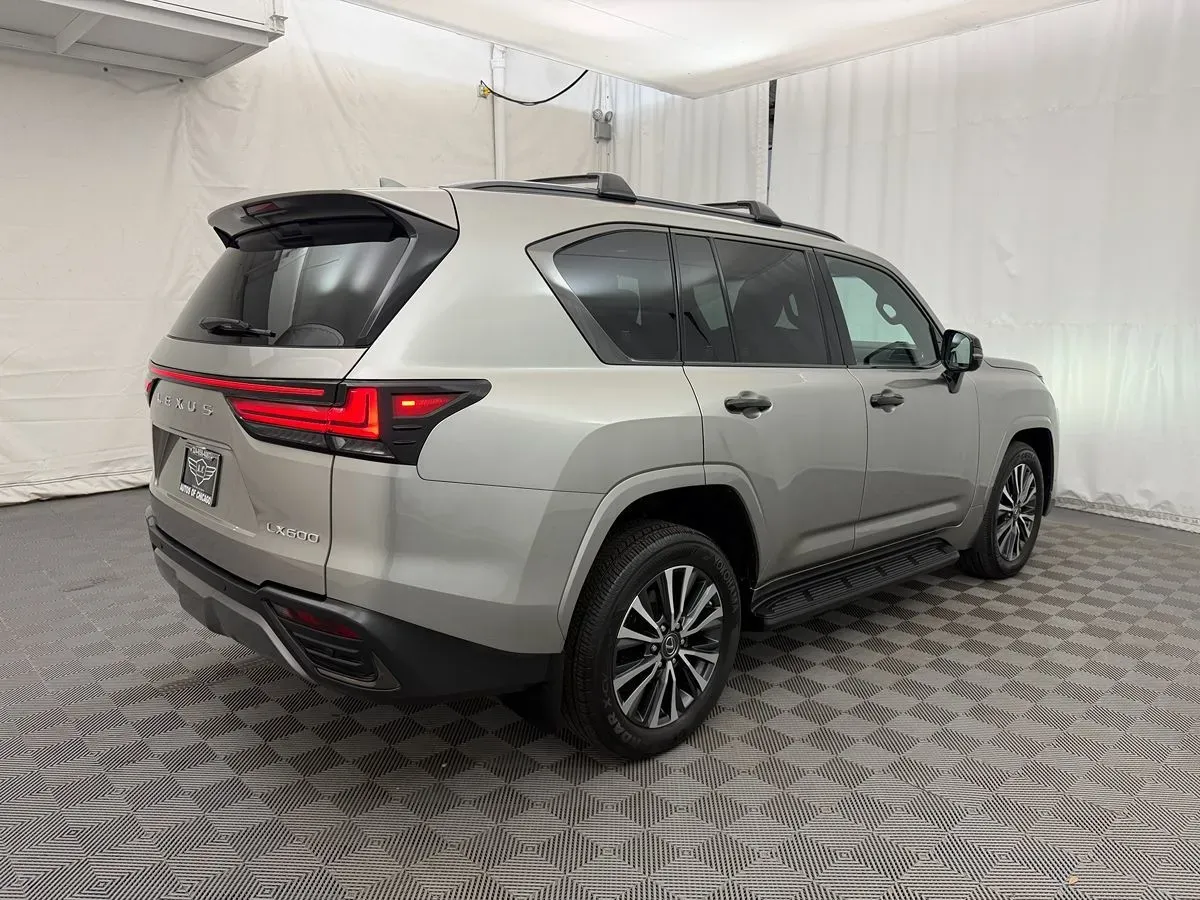 Lexus LX photo 5
