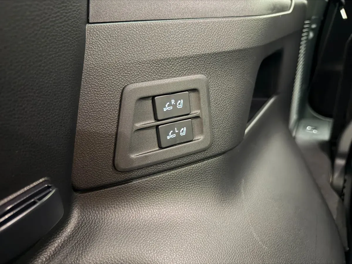 Lexus LX photo 44
