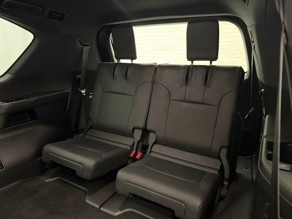 Lexus LX photo 43