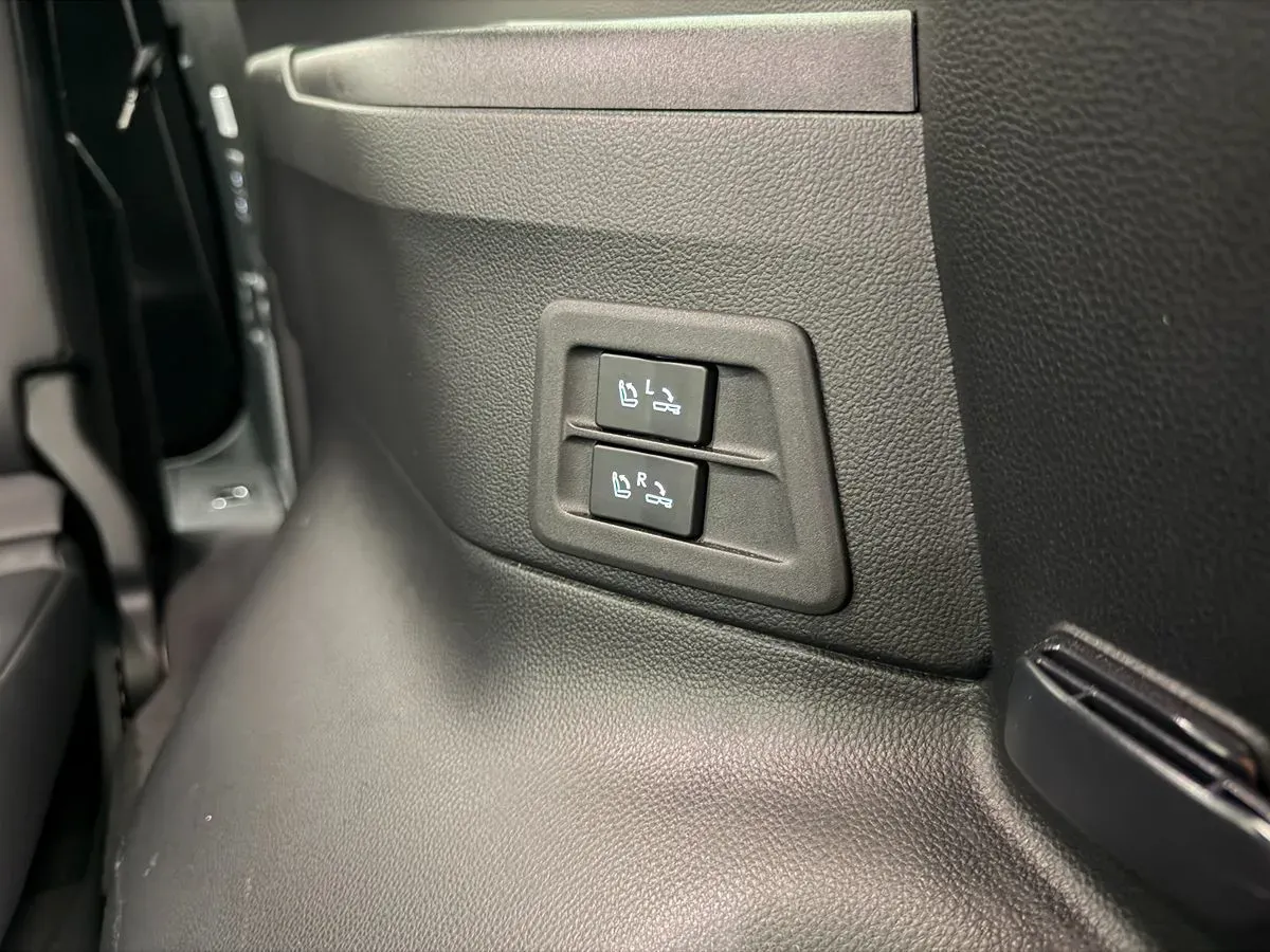 Lexus LX photo 46