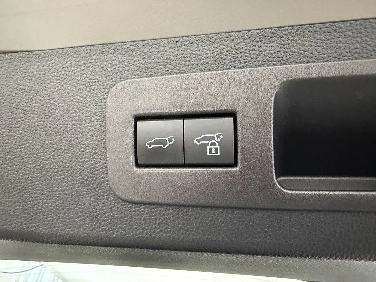 Lexus LX photo 49