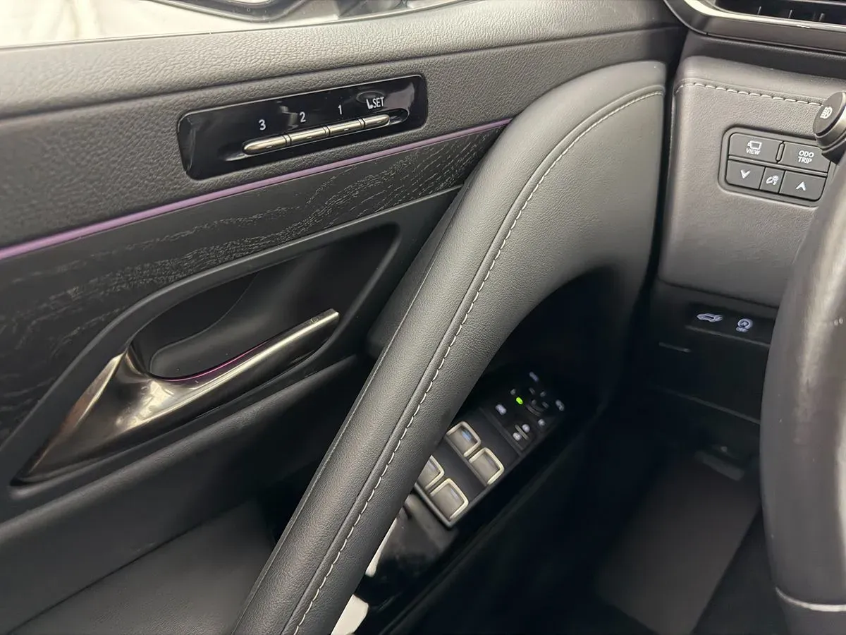 Lexus LX photo 22