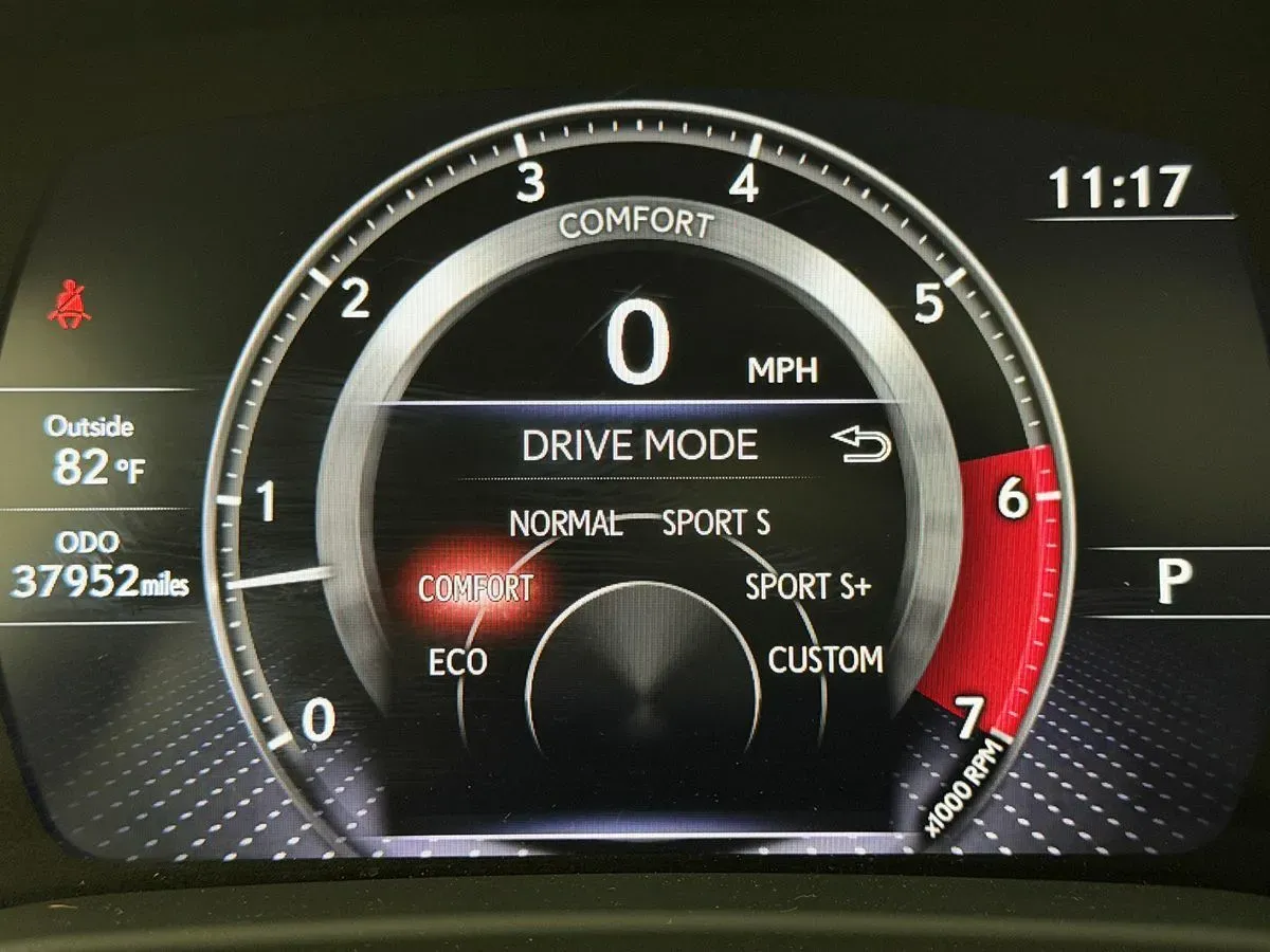Lexus LX photo 17