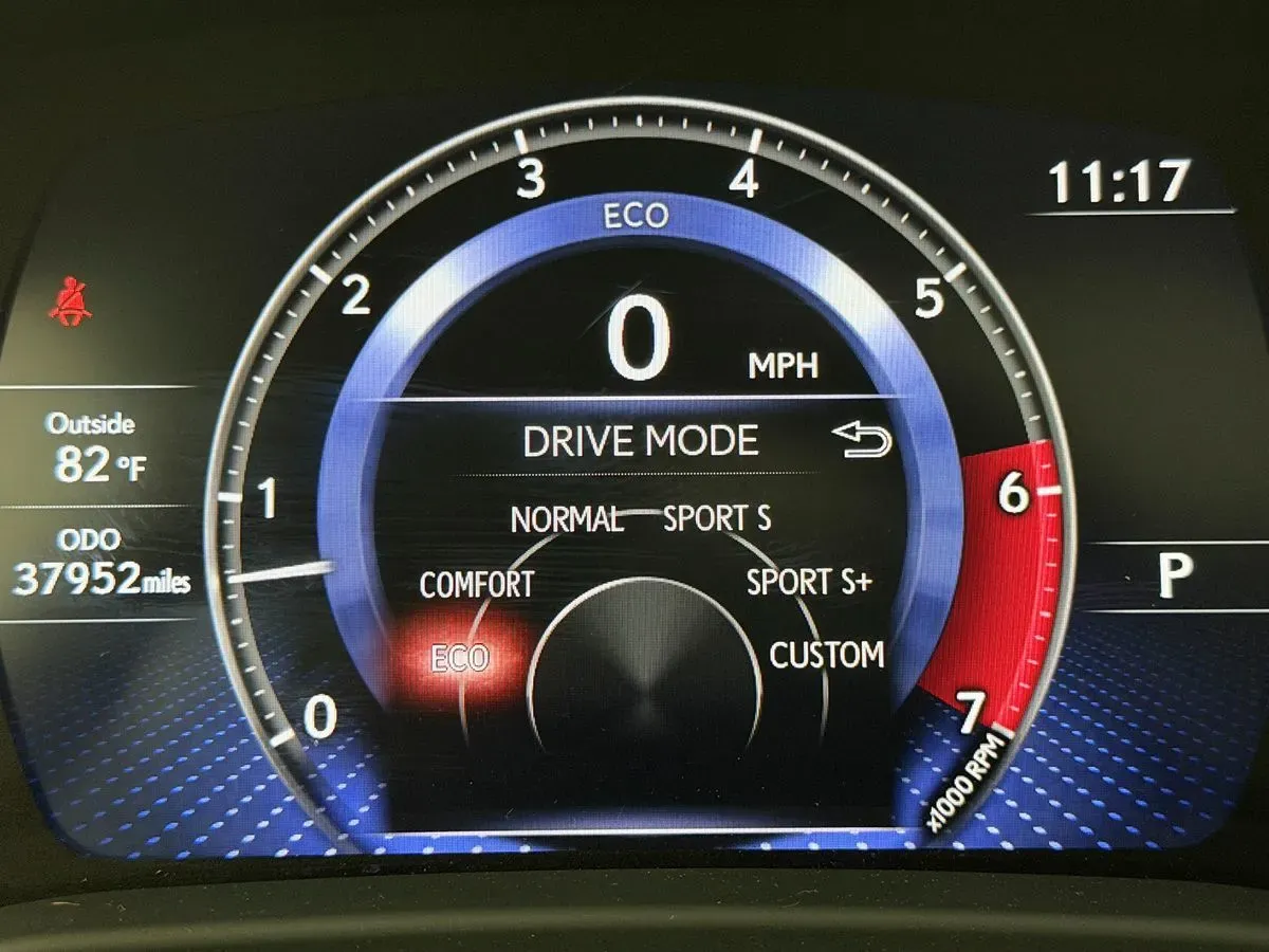 Lexus LX photo 18