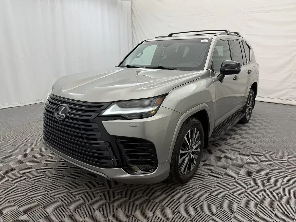 Lexus LX photo 2