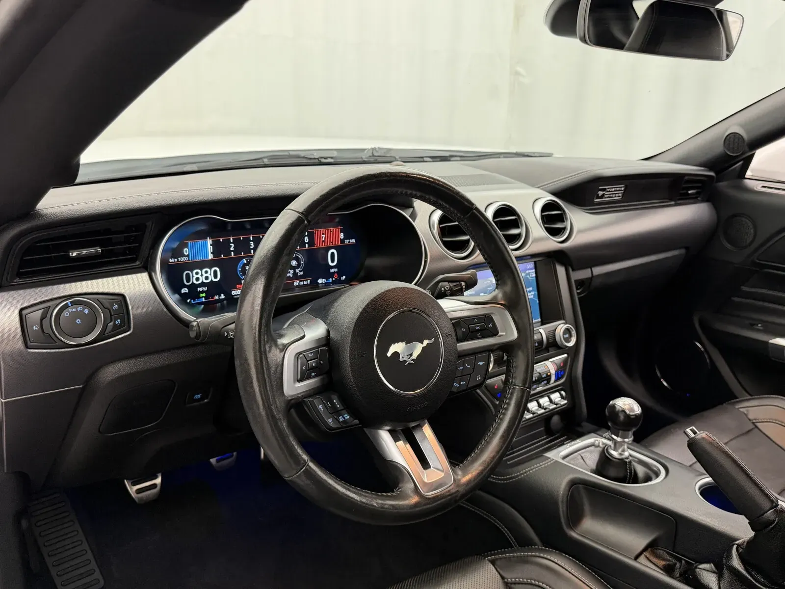 Ford Mustang photo 9