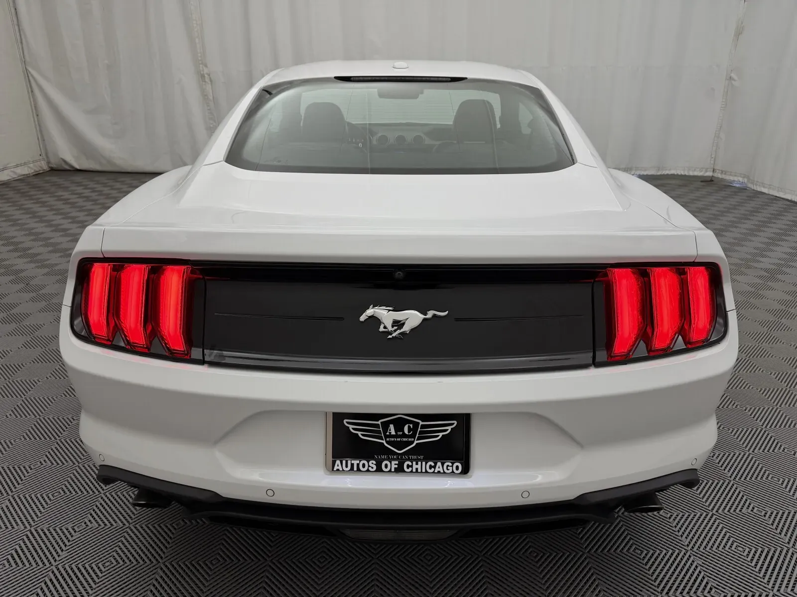 Ford Mustang photo 6