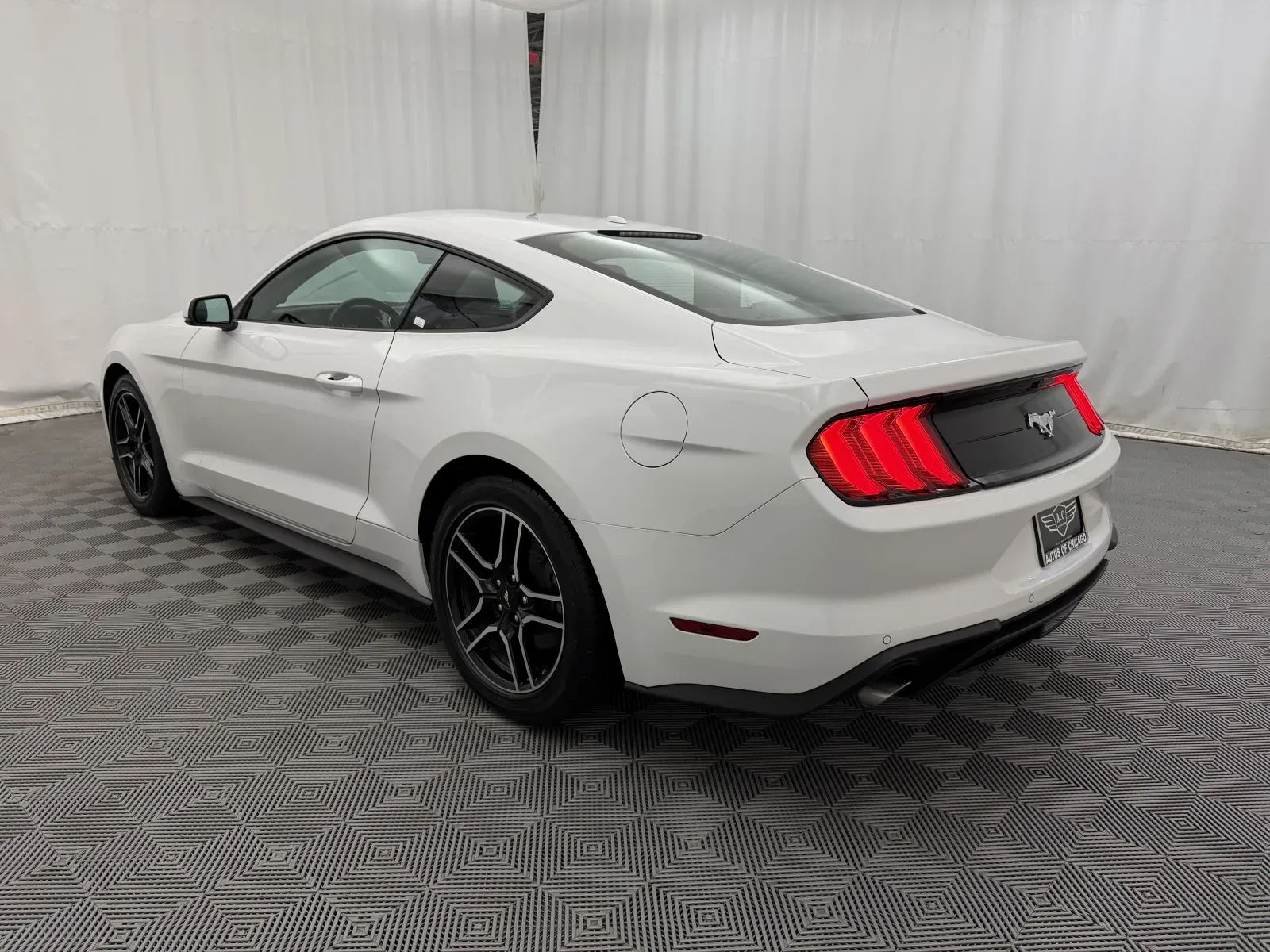 Ford Mustang photo 7