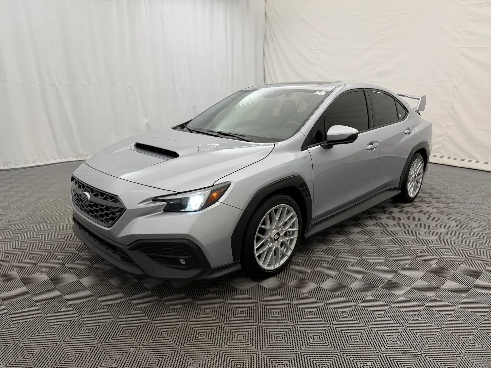 Subaru WRX photo 2