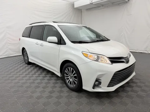 More photos of 2019 Toyota Sienna XLE Auto Access Seat at Autos of Chicago, IL