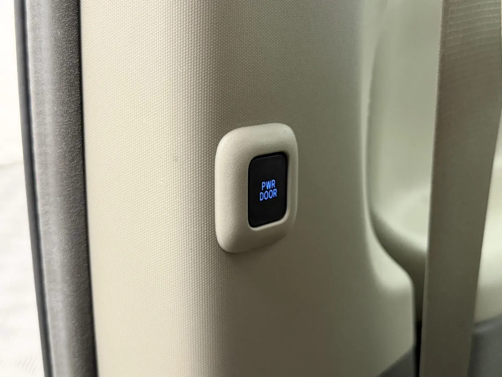Toyota Sienna photo 29