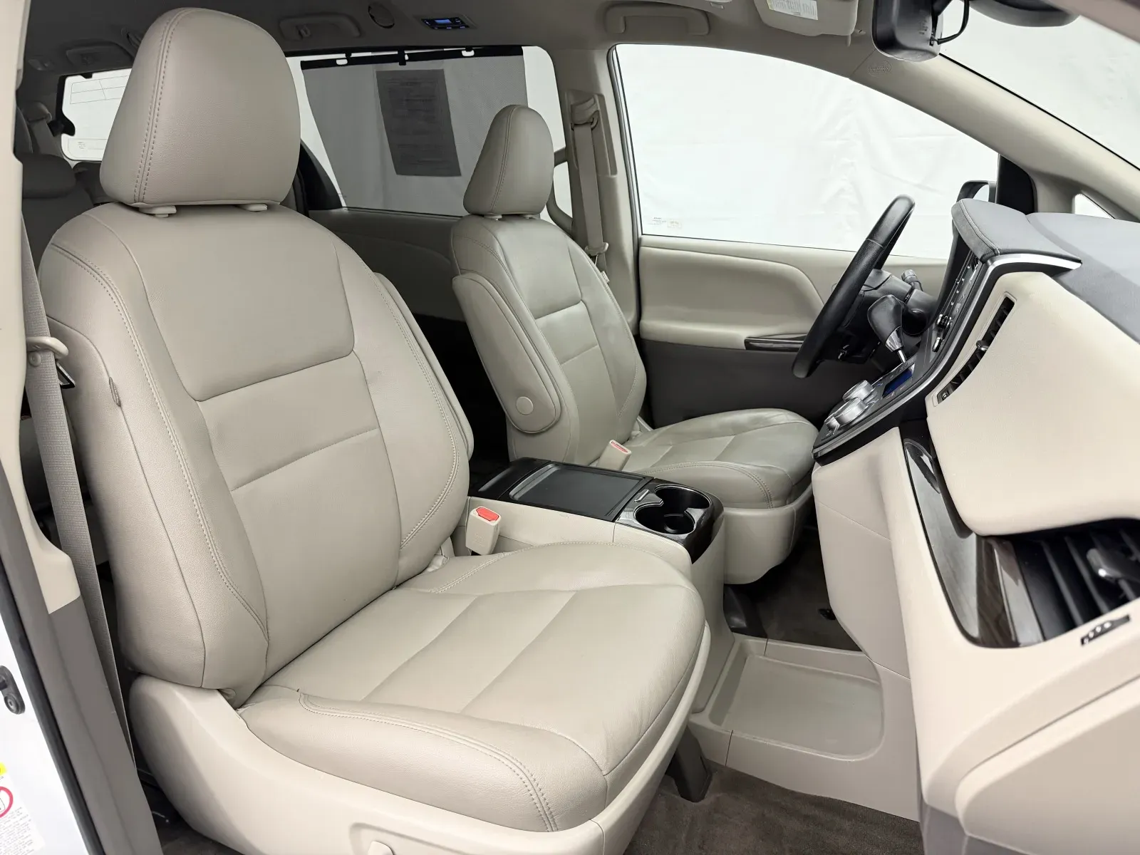 Toyota Sienna photo 31