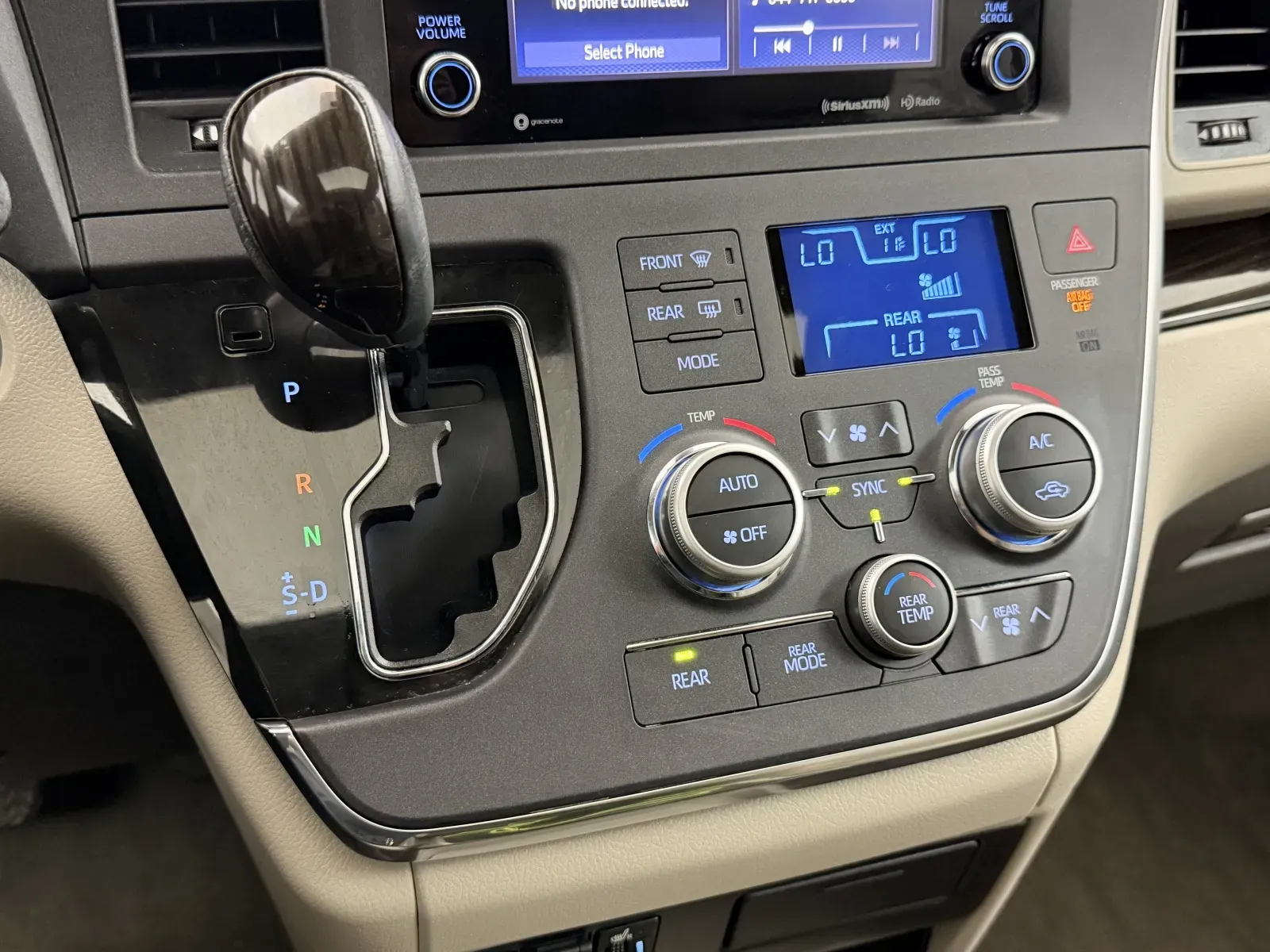 Toyota Sienna photo 23