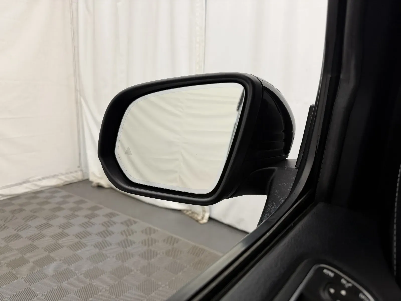 Mercedes-Benz G-Class photo 22