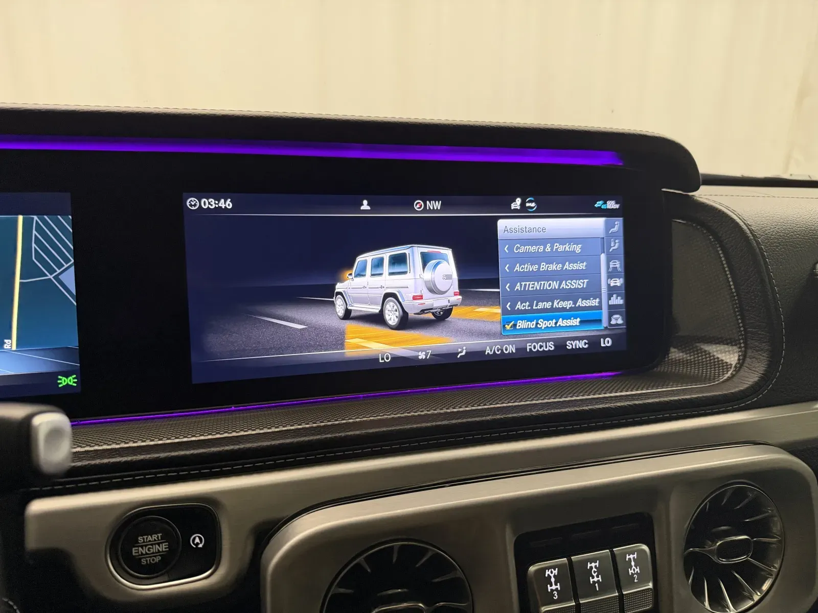 Mercedes-Benz G-Class photo 39