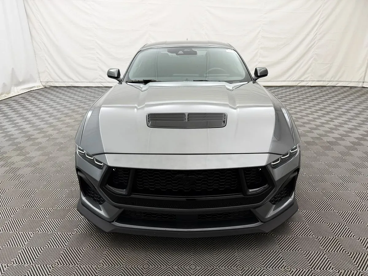 Ford Mustang photo 3