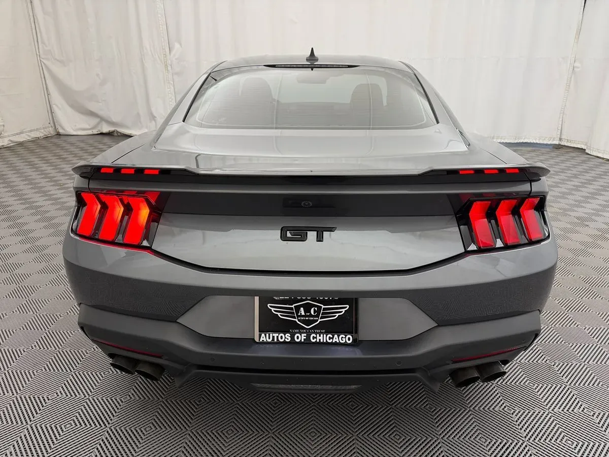 Ford Mustang photo 7