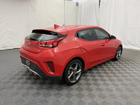 More photos of 2019 Hyundai Veloster 2.0 at Autos of Chicago, IL