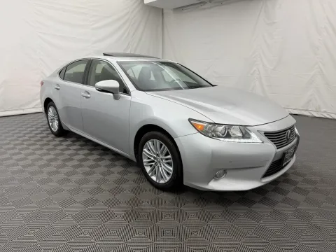 Photos of 2013 Lexus ES 350 4dr Sdn for sale in Arlington Heights, IL at Autos of Chicago