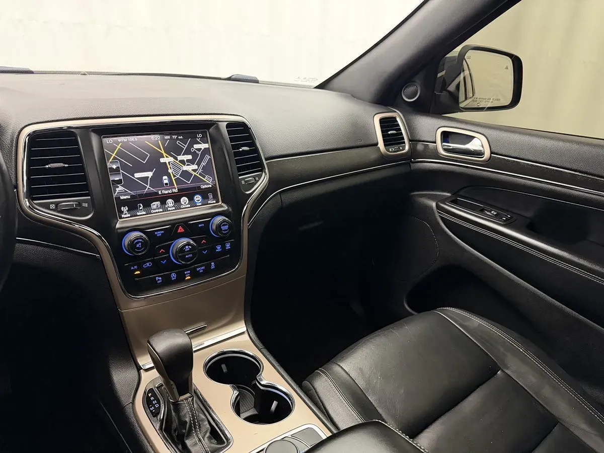 Jeep Grand Cherokee photo 18