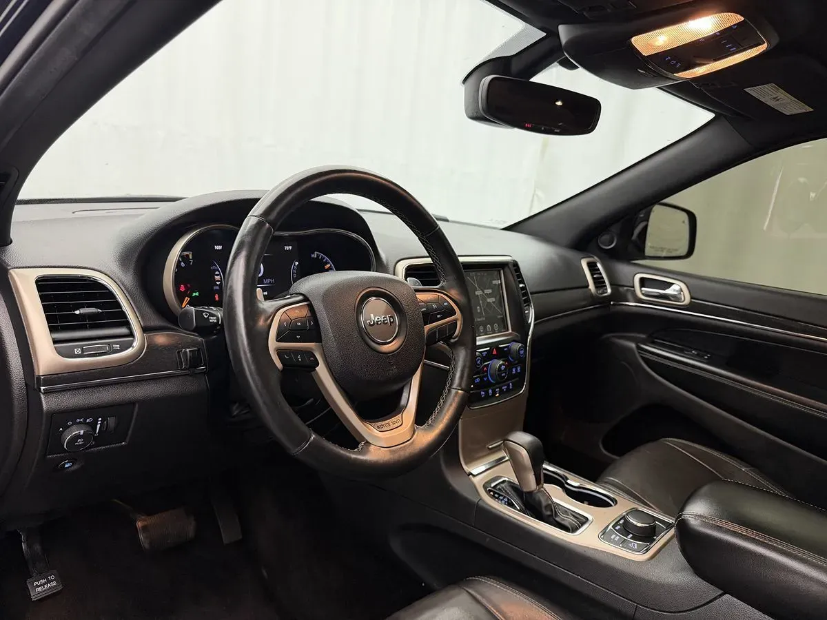 Jeep Grand Cherokee photo 8