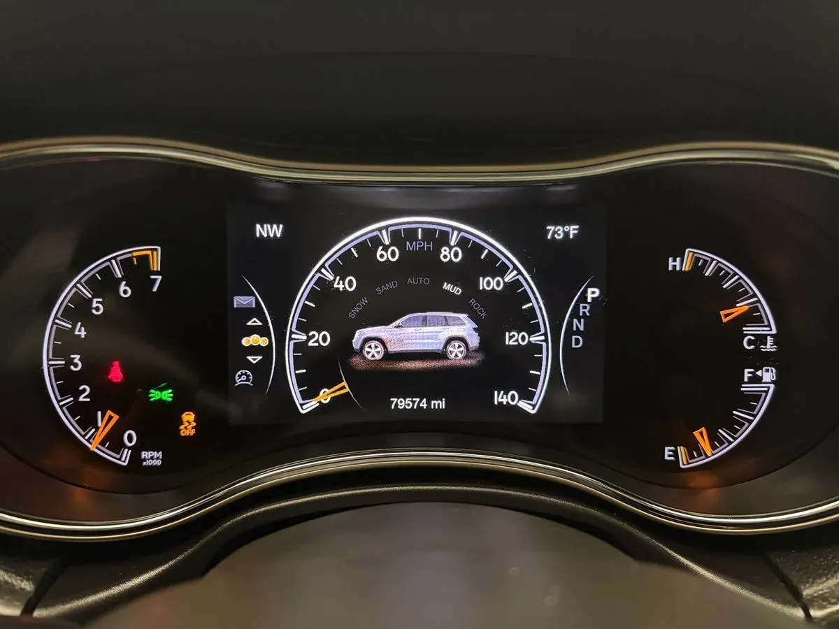Jeep Grand Cherokee photo 14