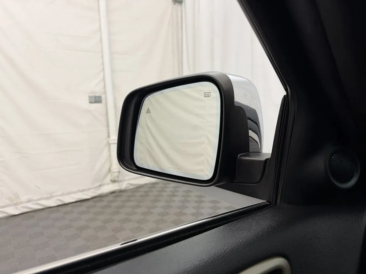 Jeep Grand Cherokee photo 17