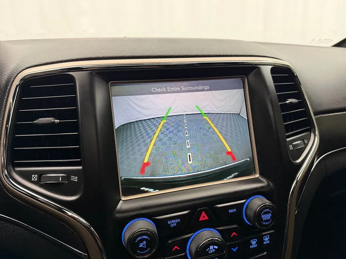 Jeep Grand Cherokee photo 22