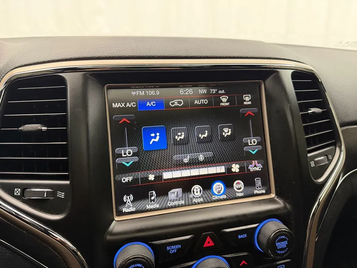 Jeep Grand Cherokee photo 24