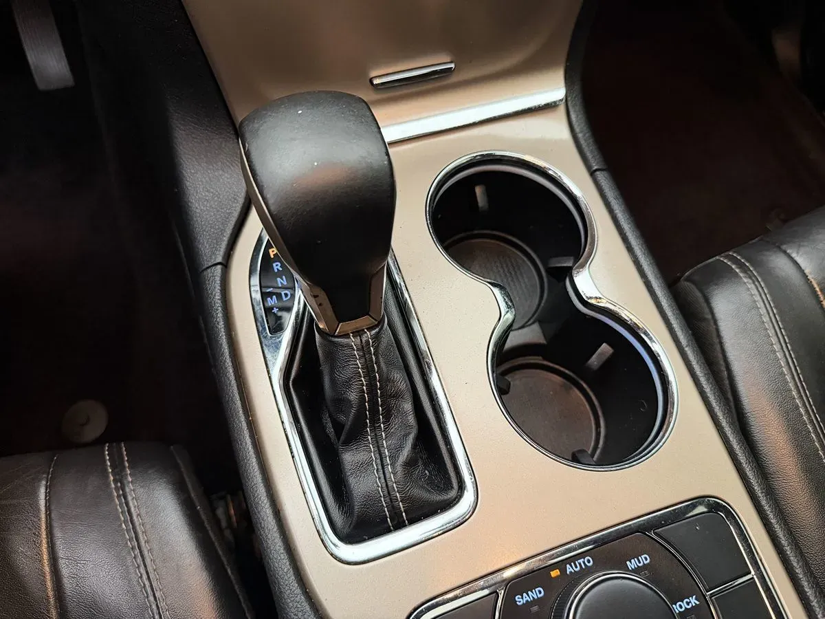 Jeep Grand Cherokee photo 28