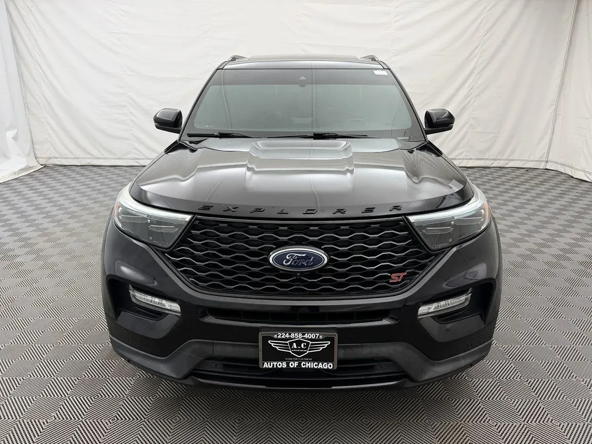 Ford Explorer photo 2