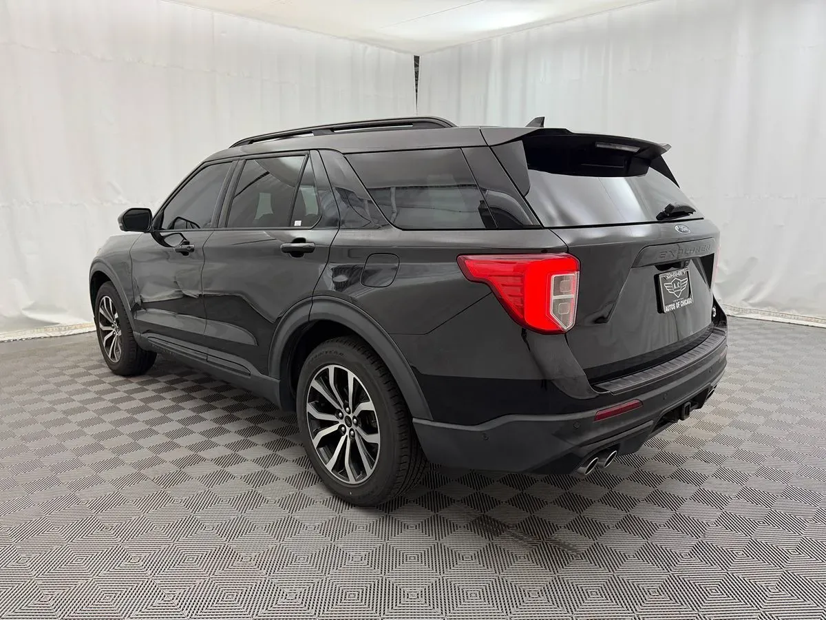 Ford Explorer photo 6