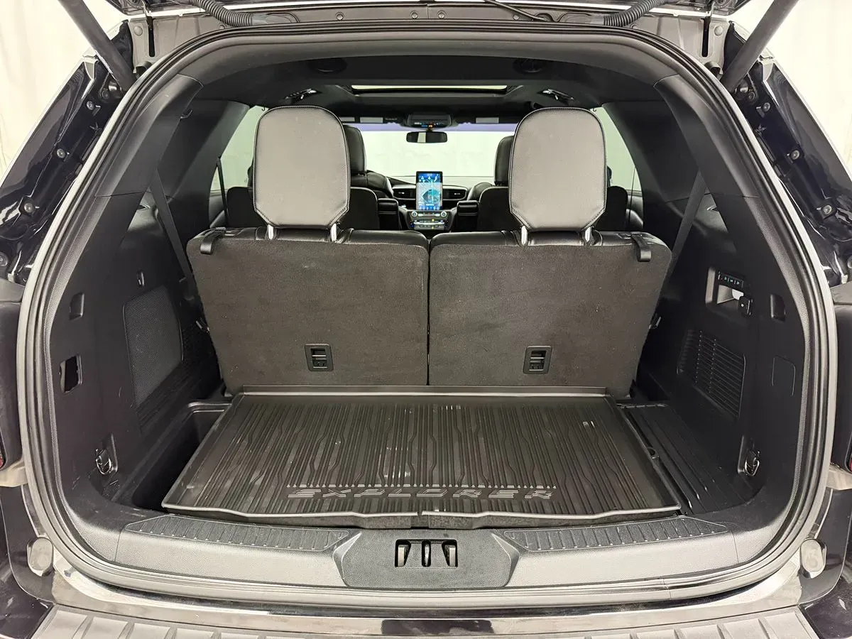 Ford Explorer photo 39
