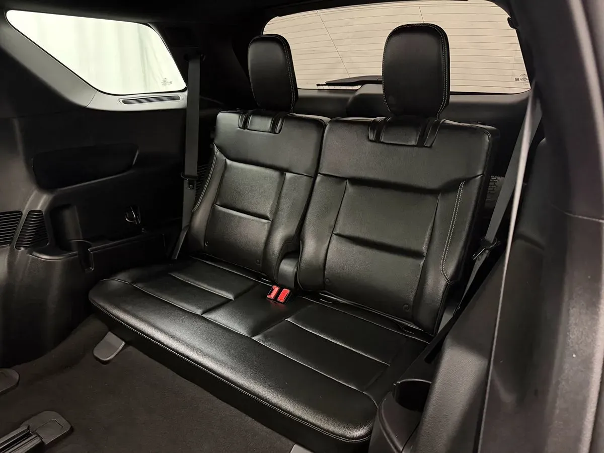 Ford Explorer photo 36