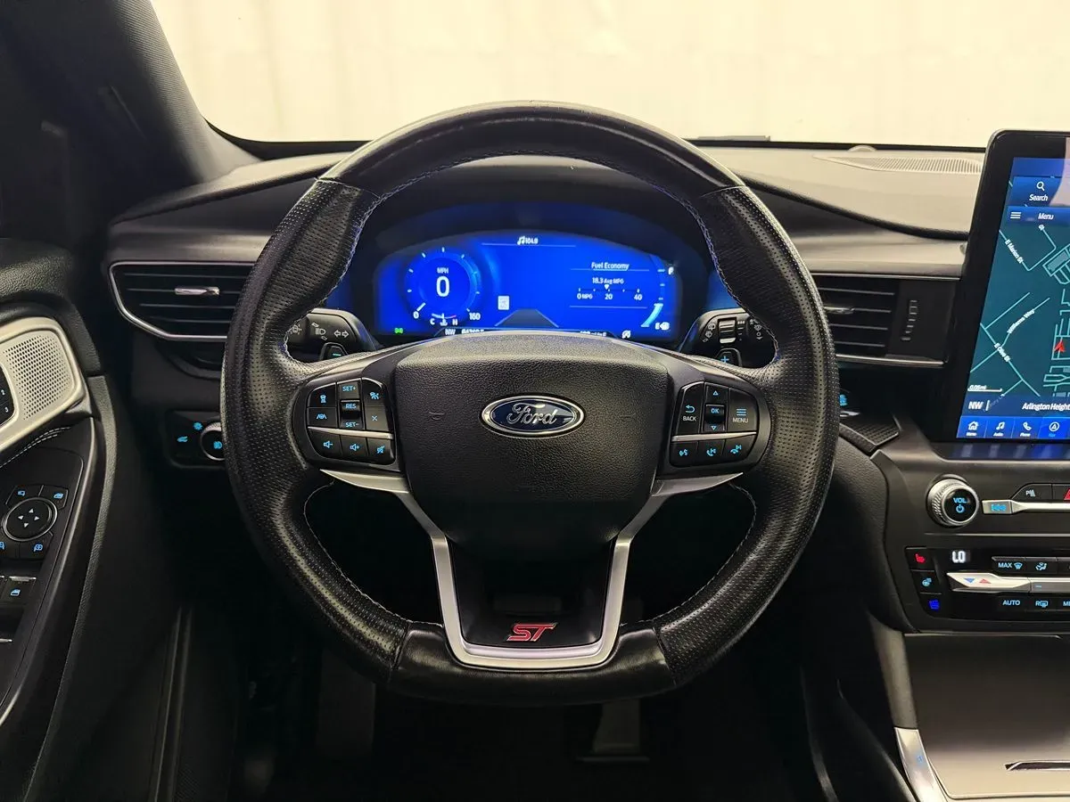 Ford Explorer photo 10