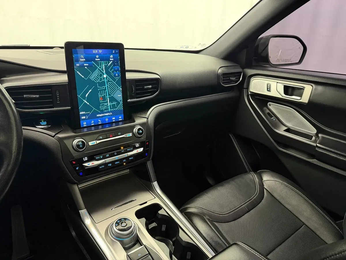 Ford Explorer photo 21