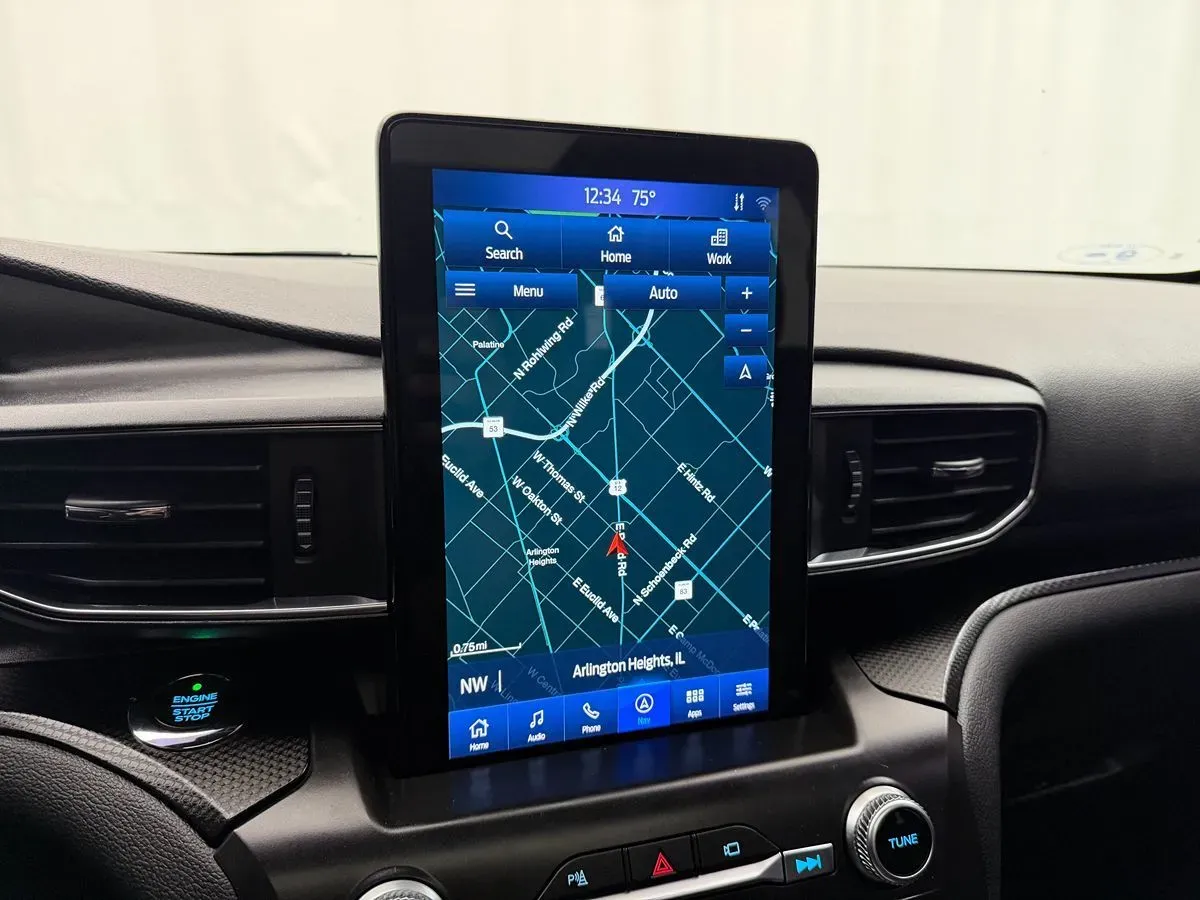 Ford Explorer photo 28