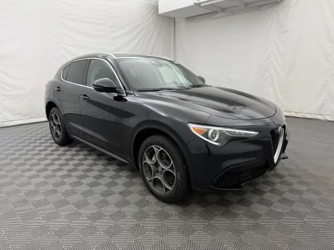 More photos of 2018 Alfa Romeo Stelvio at Autos of Chicago, IL