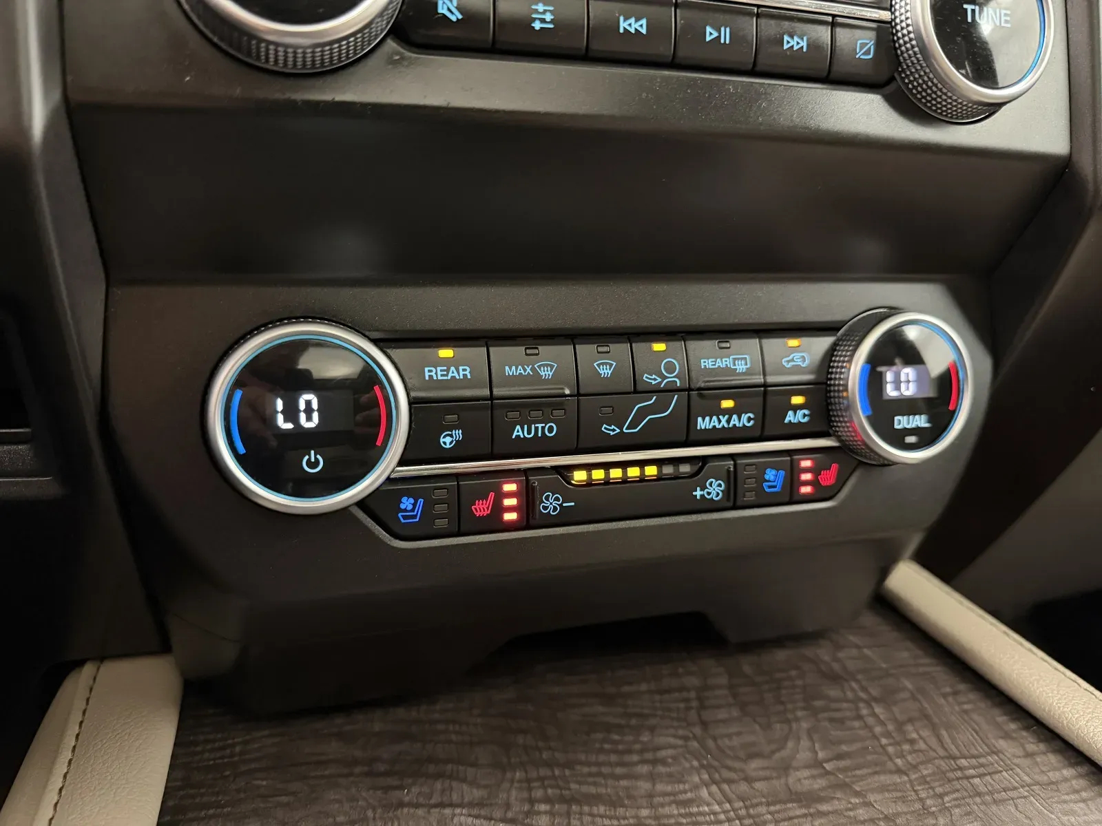 Ford Expedition photo 25