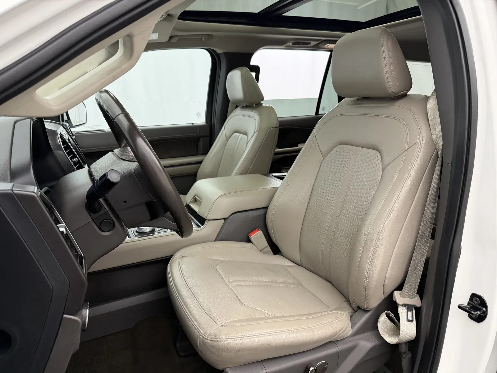 Ford Expedition photo 9