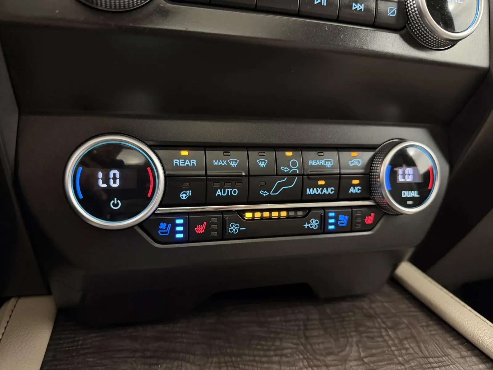Ford Expedition photo 26