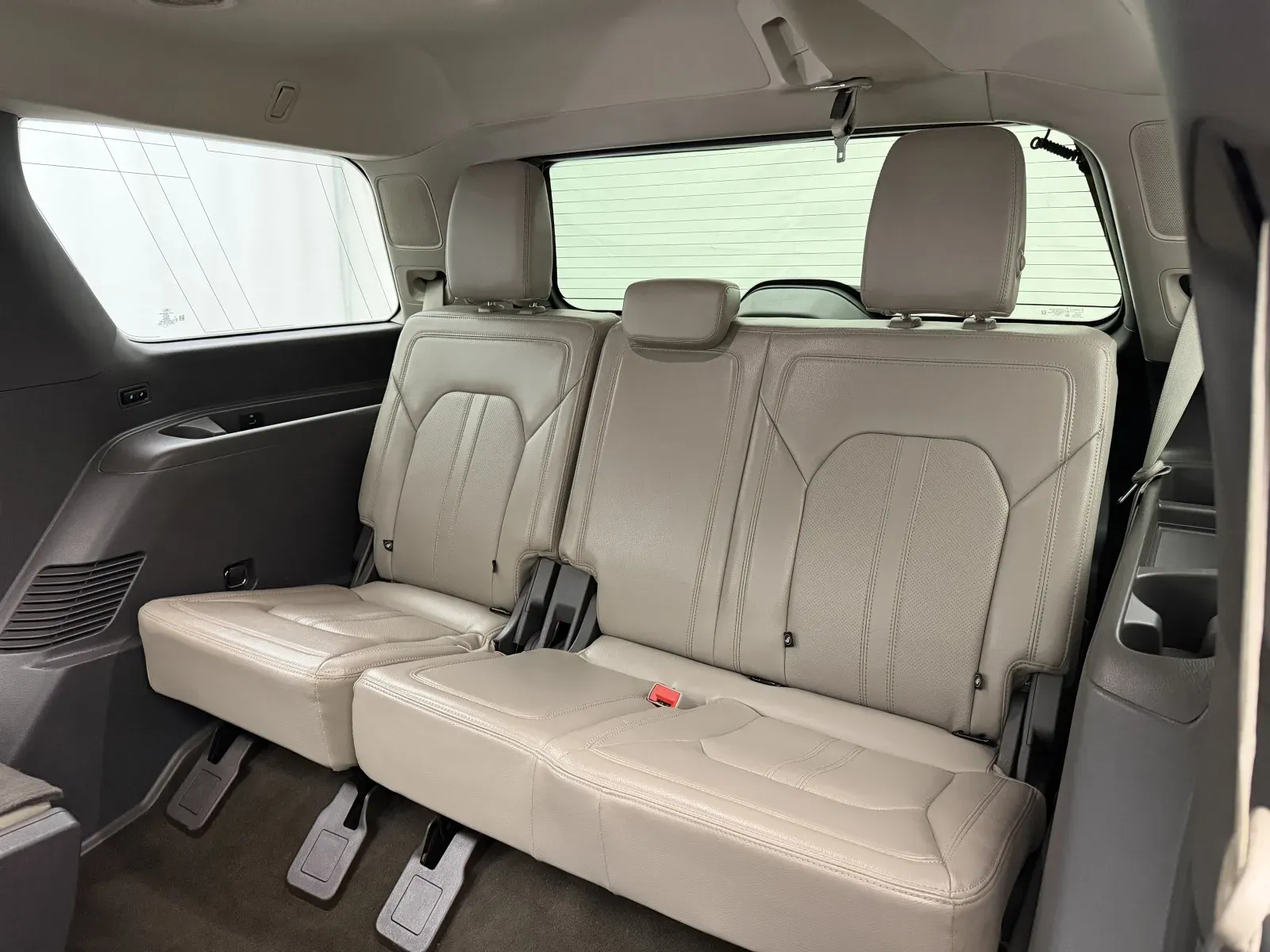 Ford Expedition photo 33