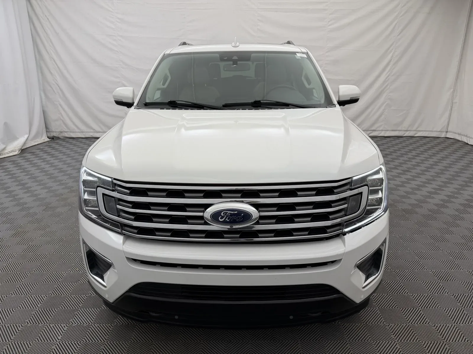 Ford Expedition photo 3
