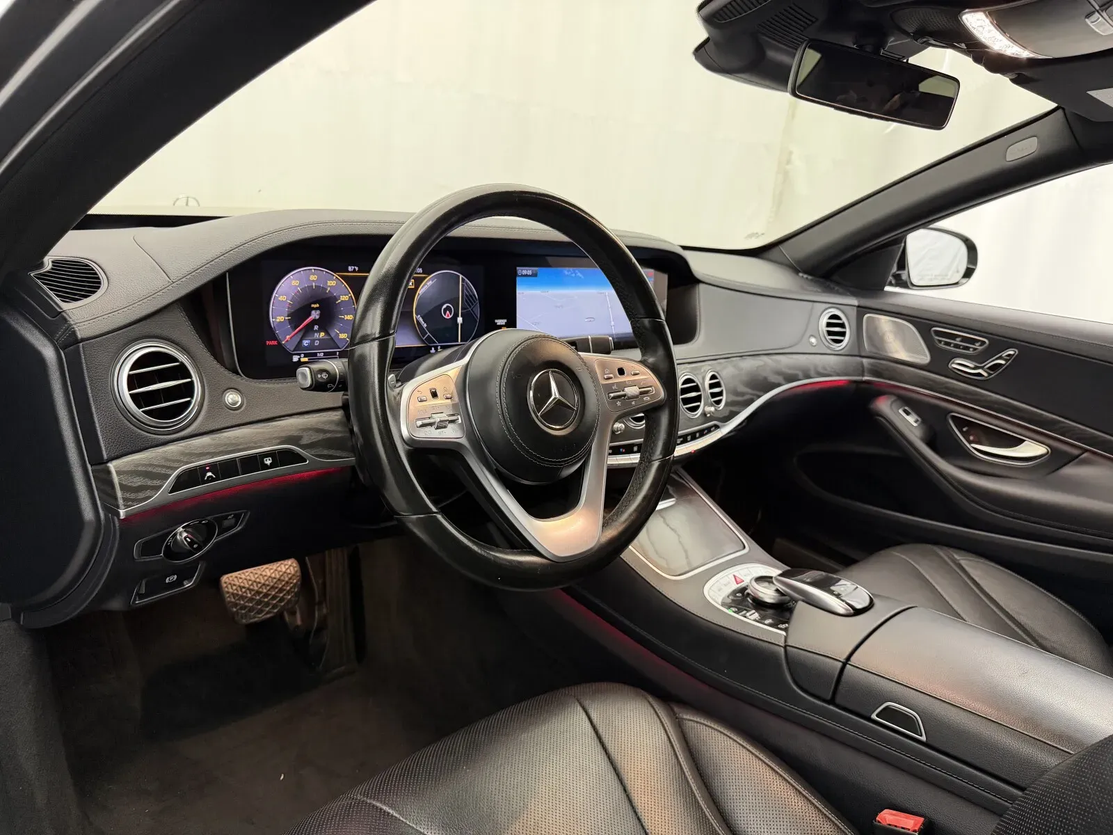 Mercedes-Benz S-Class photo 9
