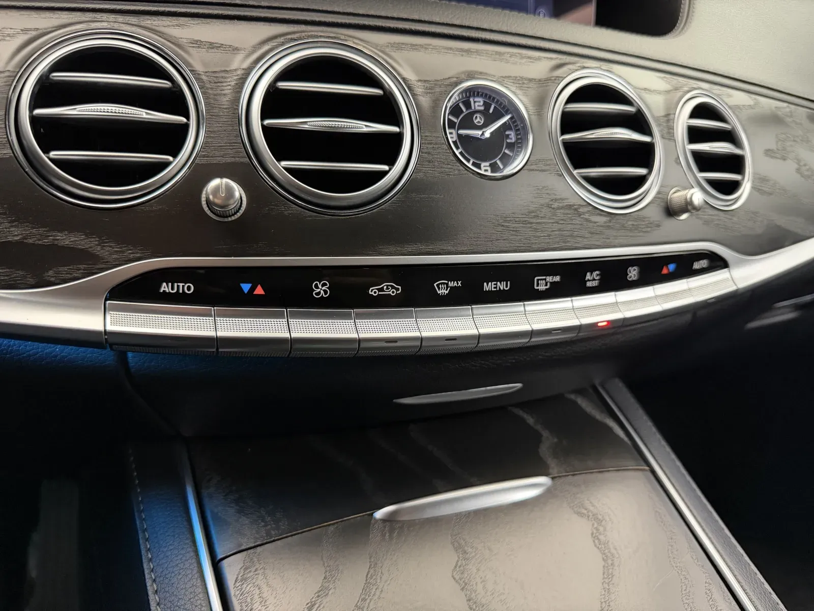 Mercedes-Benz S-Class photo 43