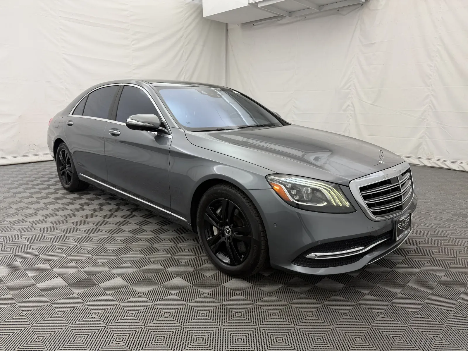Mercedes-Benz S-Class photo 4