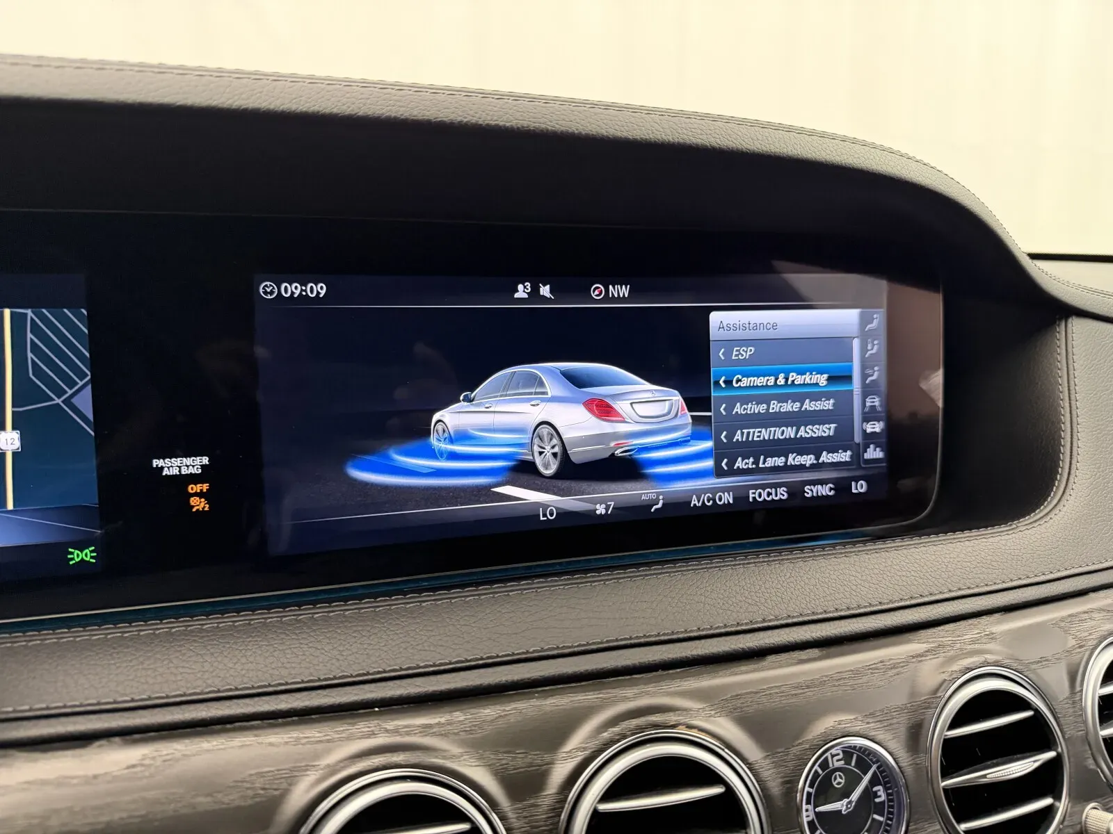 Mercedes-Benz S-Class photo 37