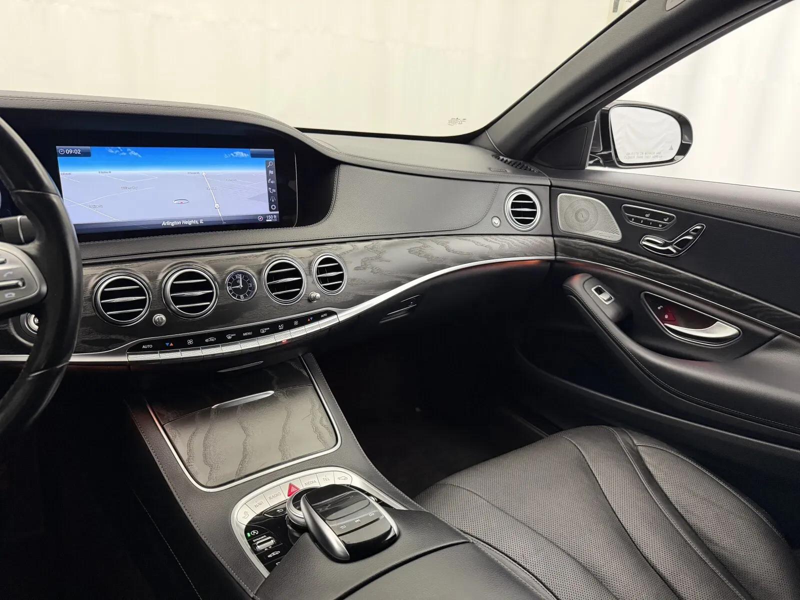 Mercedes-Benz S-Class photo 22