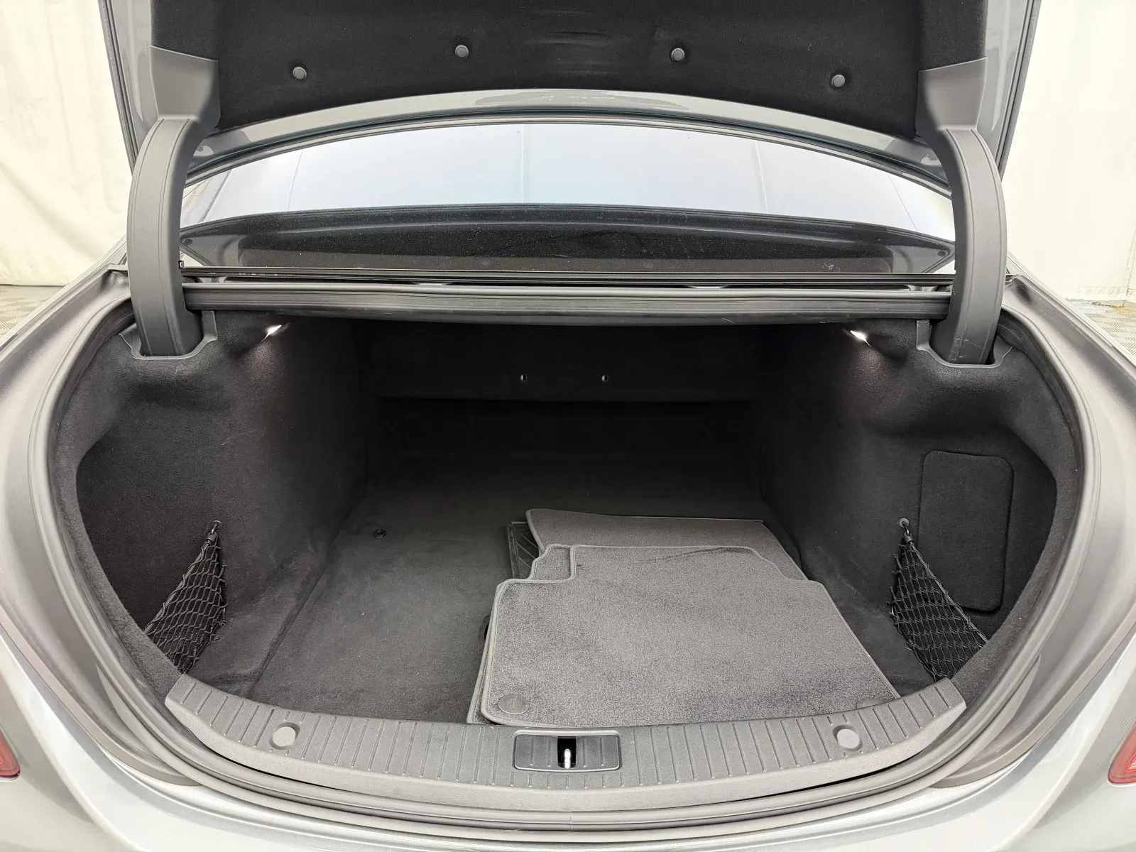 Mercedes-Benz S-Class photo 52
