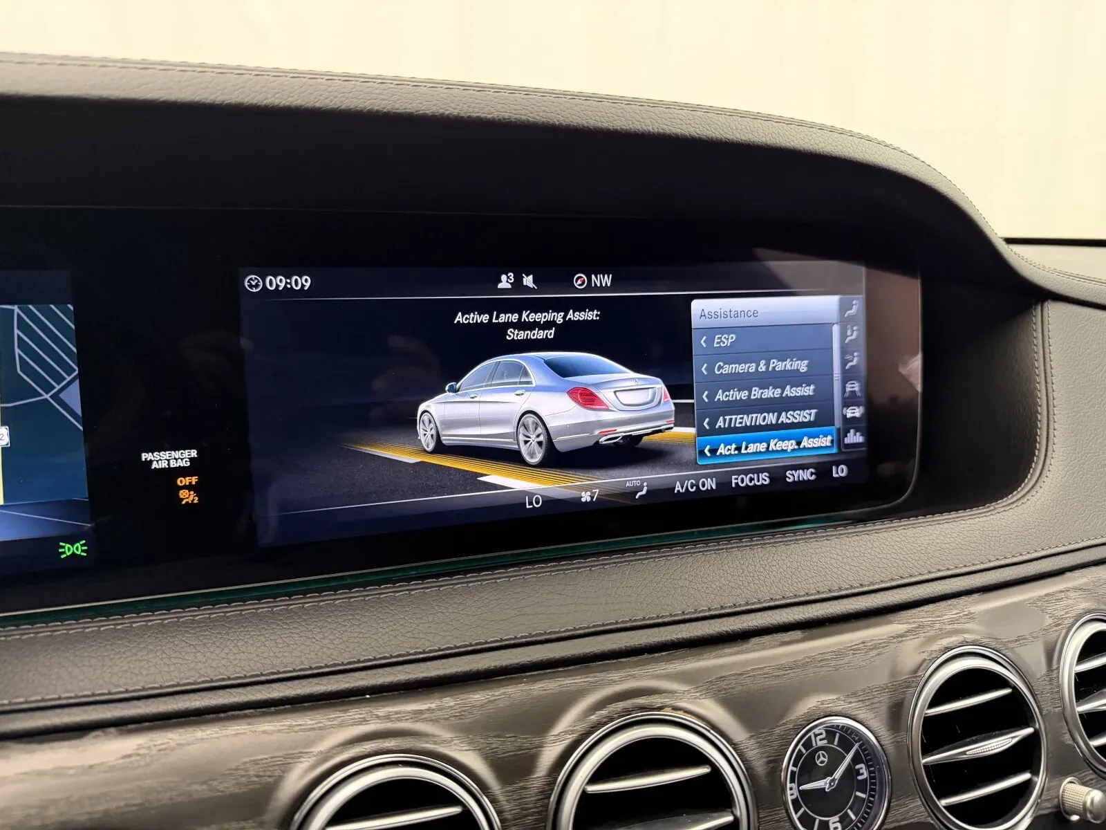 Mercedes-Benz S-Class photo 40